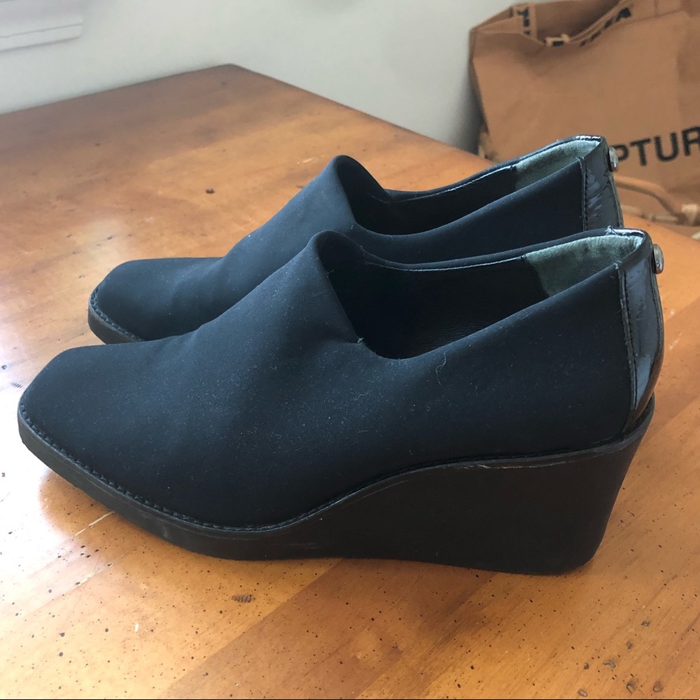 Donald J Pliner black wedge mules 10